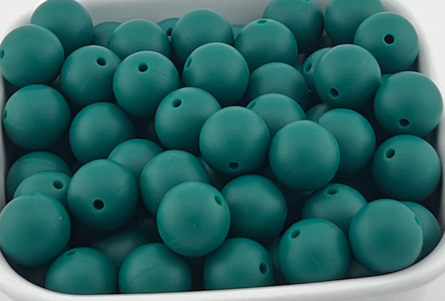 Pack of 100 15mm Jade Solid Silicone Beads