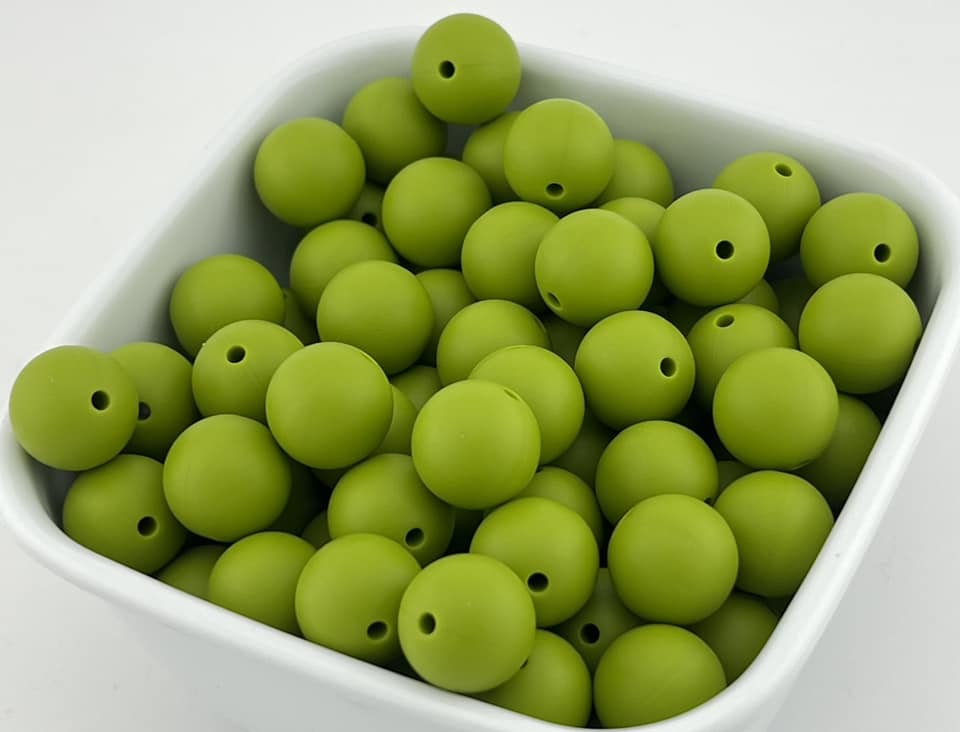 Pack of 100 15mm Moss Solid Silicone Beads
