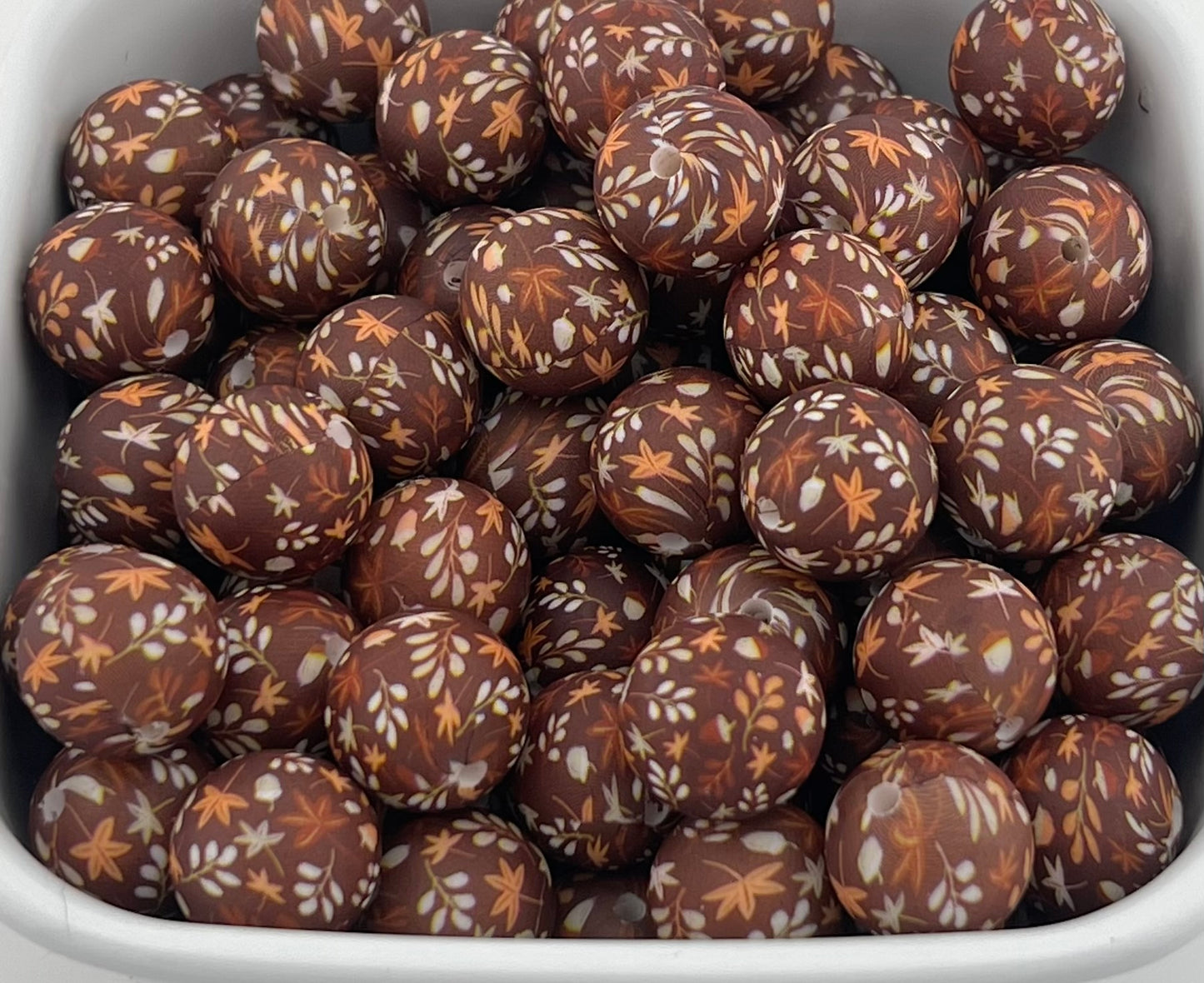 Pack of 100 15mm Brown Fall Foliage beads