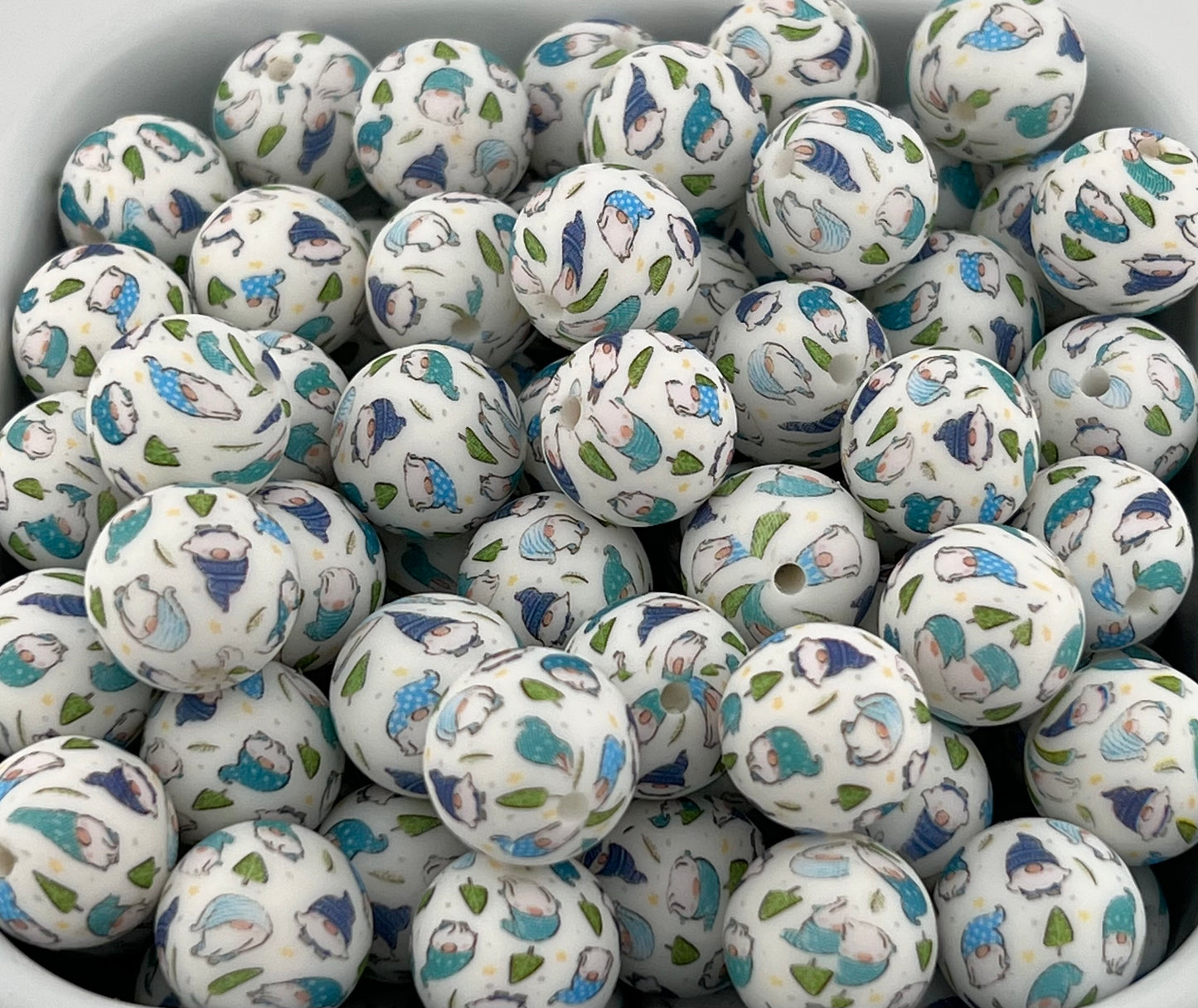 Pack of 100 15mm Blue and Green Gnomes beads