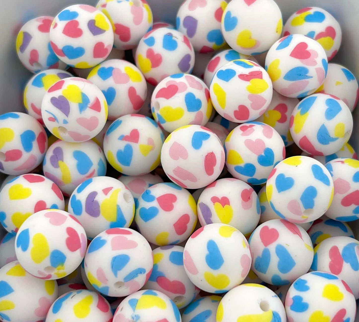 Pack of 50 15MM Cute Hearts on White beads