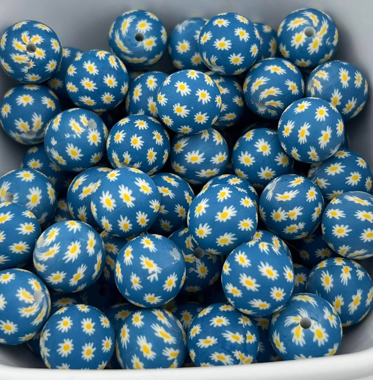 Pack of 20 15MM Daisy on Blue beads