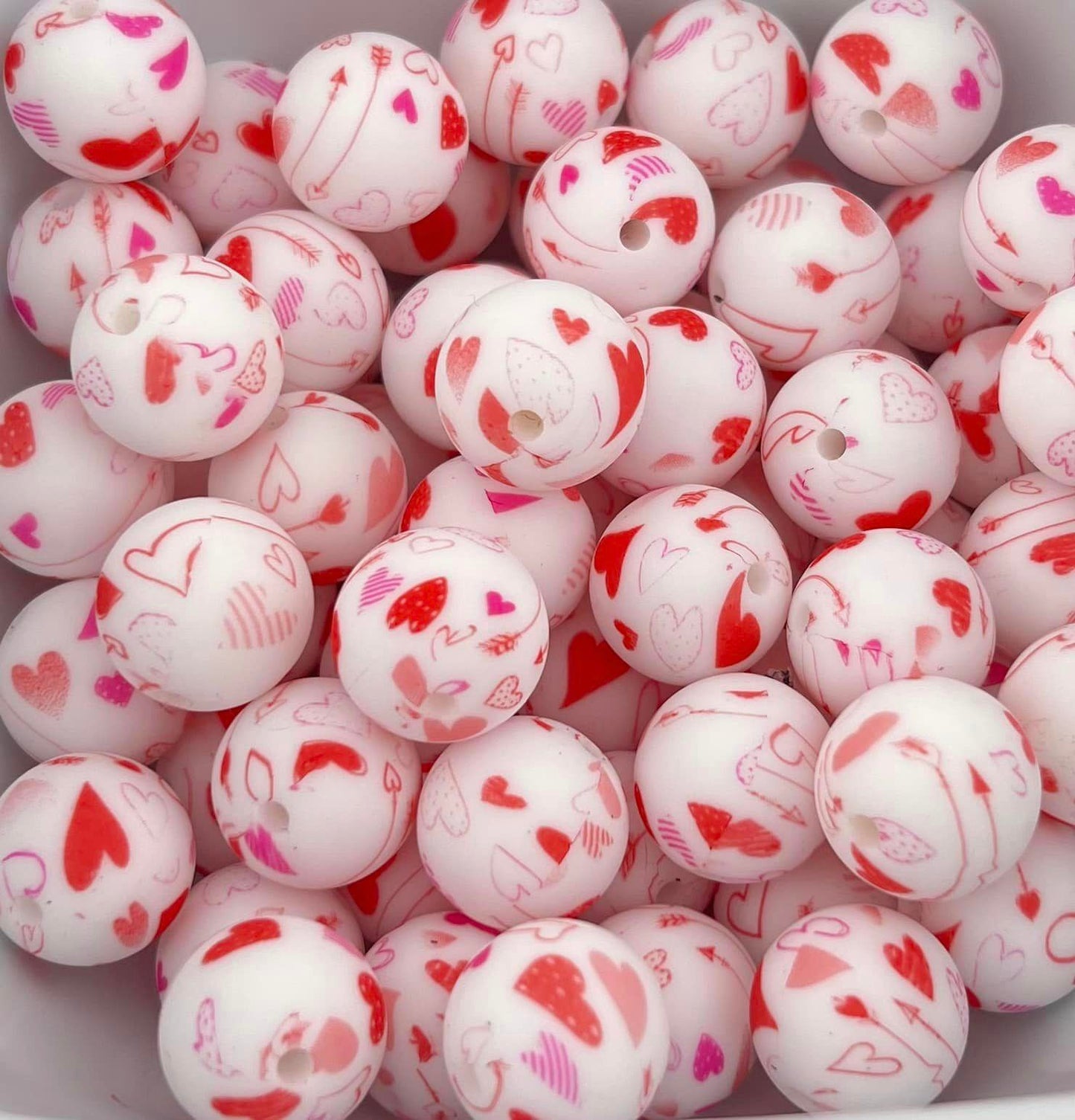 Pack of 40 15MM Hearts and Arrows beads