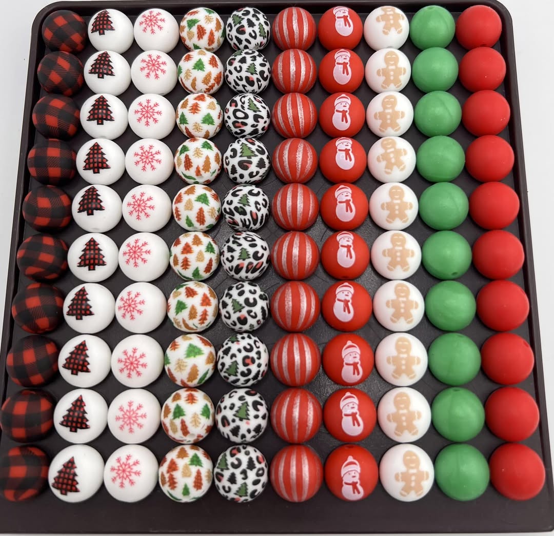 100 beads 15MM Holiday Themed 100 Bead set