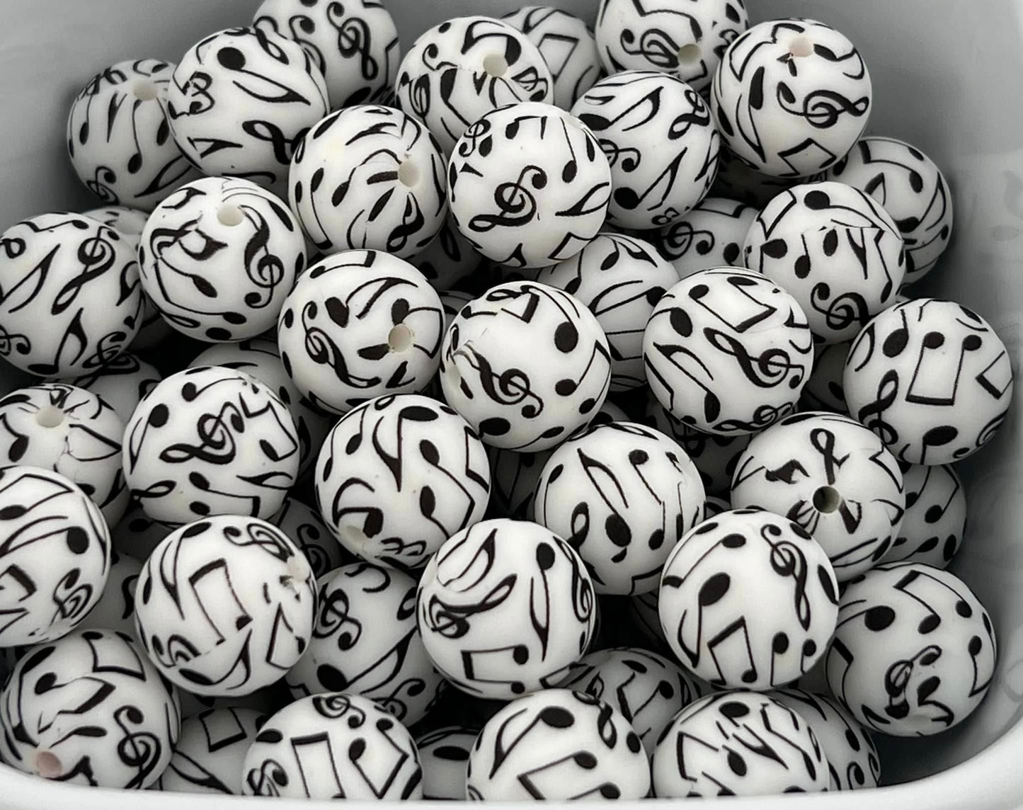 Pack of 40 15MM Music notes on White beads