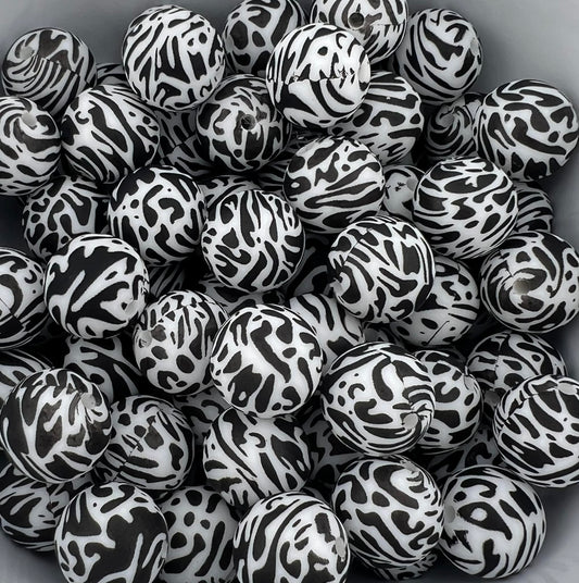 Bag of 30 15MM Black and white pattern beads